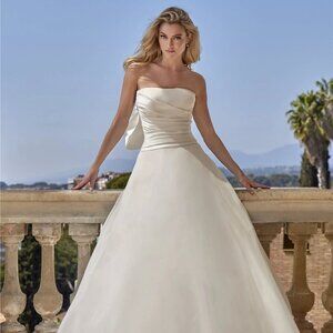 Pronovias OLWIA Wedding Dress – New, Unworn, No Alterations